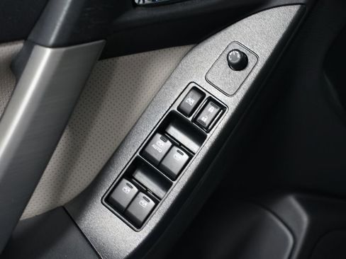 Used 2016 Subaru Forester 2.5i Limited w/ Protection Package #2 image 28