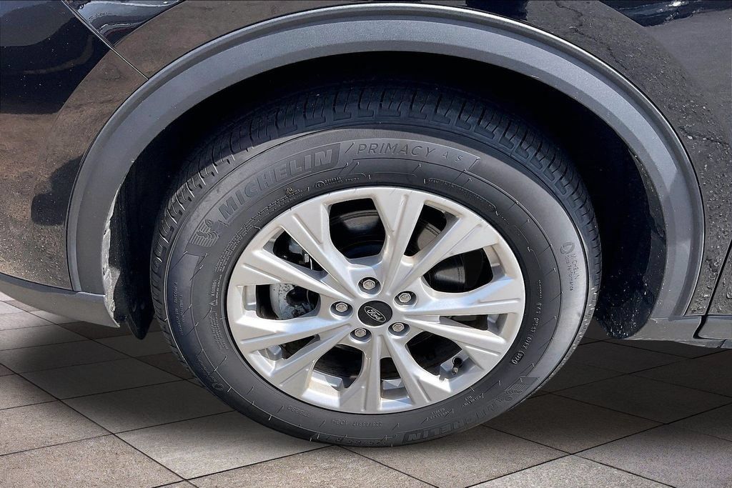 Certified 2025 Ford Escape Active w/ Active Premium Tech Pack FWD image 9