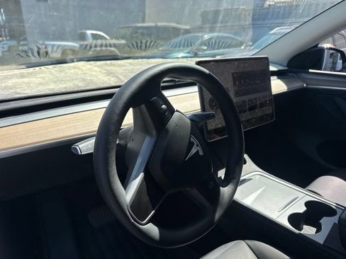 Used 2025 Tesla Model Y Long Range RWD image 10