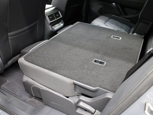 Used 2024 Volkswagen Atlas Cross Sport SEL Premium R-Line image 59