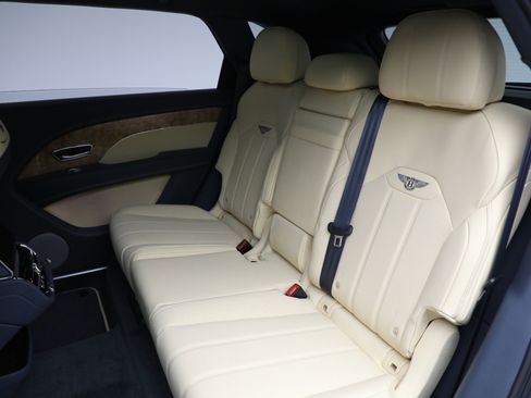New 2025 Bentley Bentayga Extended Wheelbase image 26
