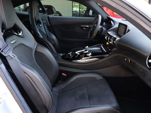 Used 2018 Mercedes-Benz AMG GT R image 17