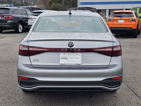 Used 2025 Volkswagen Jetta S image 9