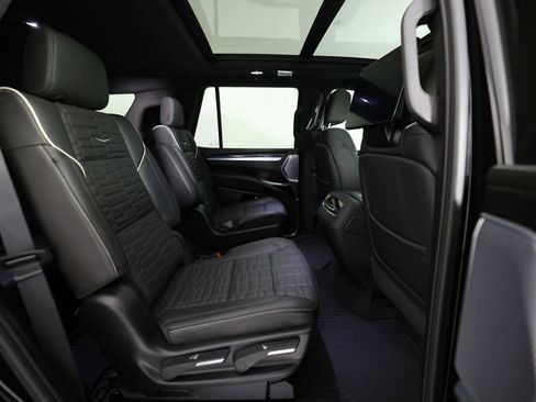 Used 2025 Cadillac Escalade V image 10