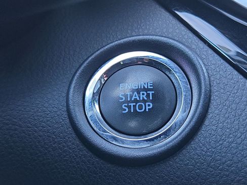 Used 2018 Toyota C-HR XLE image 26