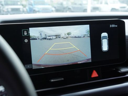 Used 2025 Kia Carnival LXS image 16