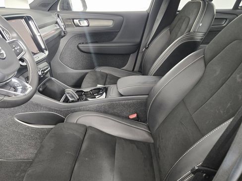 Used 2021 Volvo XC40 P8 Recharge w/ Advanced Package image 15