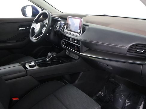 Used 2023 Nissan Rogue SV image 26