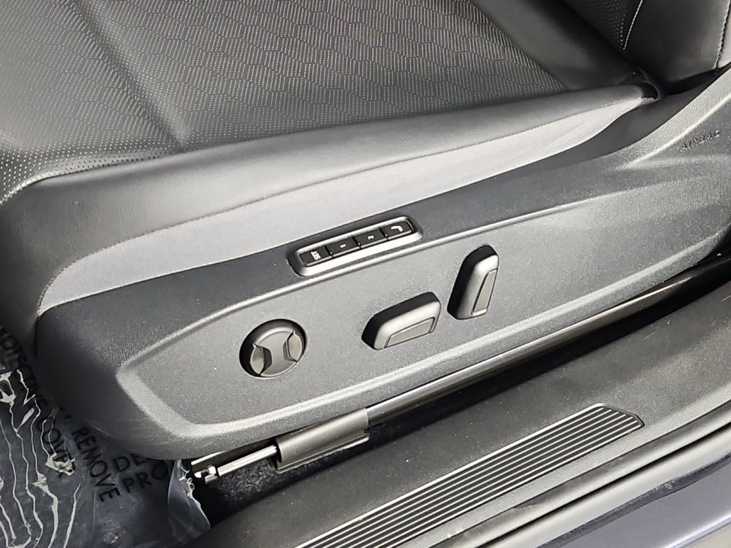 Used 2023 Volkswagen ID.4 S RWD image 23