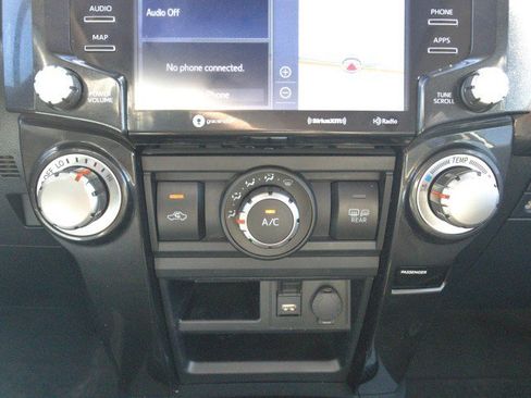 Used 2021 Toyota 4Runner Venture w/ Moonroof Package AWD/4WD image 24