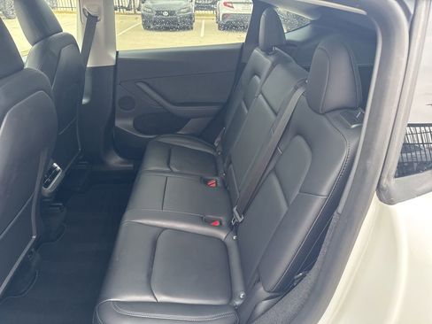 Used 2023 Tesla Model Y Performance image 11