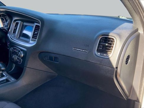 Used 2022 Dodge Charger SXT RWD image 19