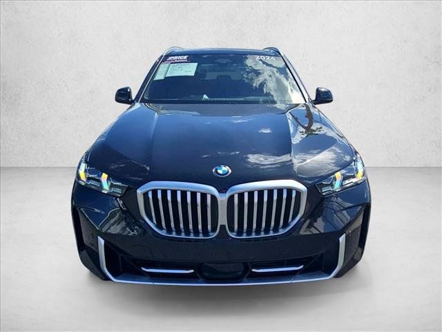 Certified 2024 BMW X5 xDrive40i w/ Premium Package AWD/4WD image 2