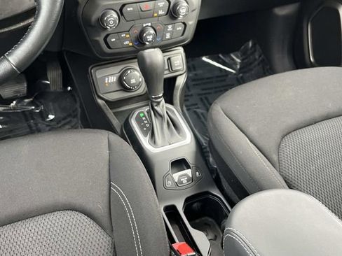 Used 2023 Jeep Renegade Latitude w/ Sun/Sound Group AWD/4WD image 14