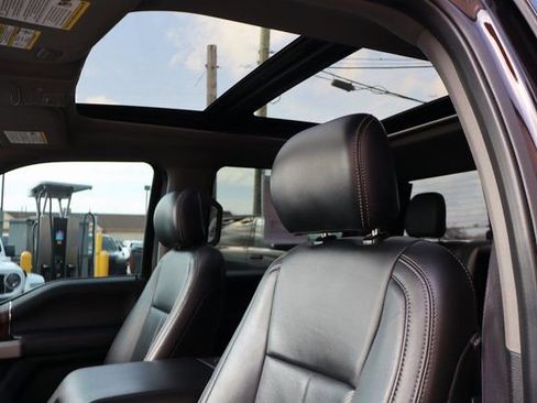 Used 2019 Ford F150 Lariat w/ Equipment Group 502A Luxury image 29