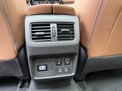Used 2025 Nissan Rogue Platinum w/ Platinum Premium Package FWD image 39
