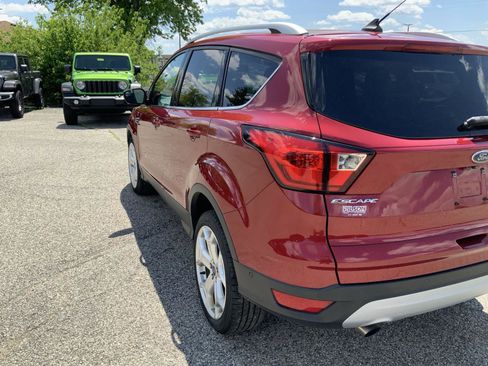Used 2019 Ford Escape Titanium FWD image 17