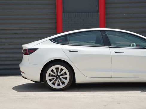 Used 2022 Tesla Model 3 RWD image 13