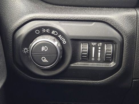 Used 2020 Jeep Gladiator Overland AWD/4WD image 21