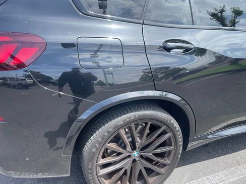 Used 2021 BMW X5 xDrive40i w/ M Sport Package AWD/4WD image 28