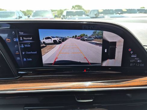 Used 2023 Cadillac Escalade Premium Luxury w/ LPO, Floor Liner Package AWD/4WD image 30