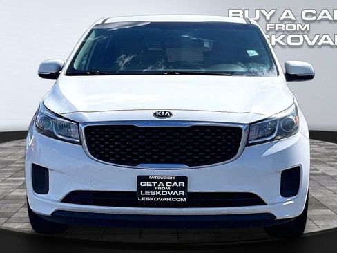 Used 2017 Kia Sedona LX FWD image 3