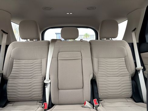 Used 2020 Ford Explorer XLT w/ Comfort Package image 6