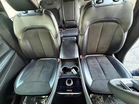 Used 2024 Jeep Grand Cherokee Altitude AWD/4WD image 18