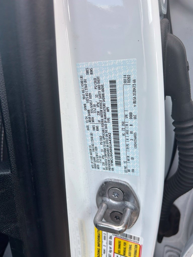 Used 2025 Ford Escape Active AWD/4WD image 12
