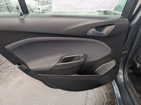 Used 2017 Chevrolet Cruze LT image 10