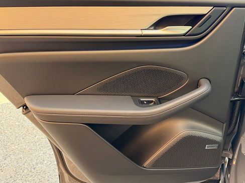 New 2025 Porsche Macan Electric RWD image 20