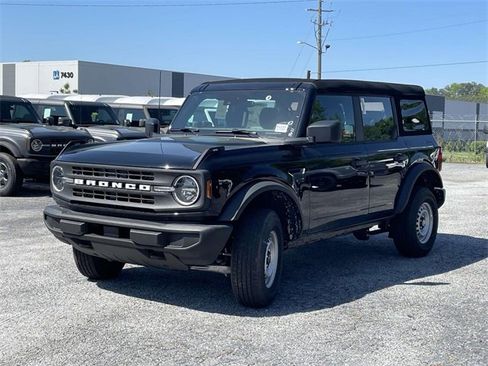 New 2025 Ford Bronco 4-Door image 3