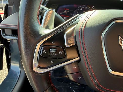 Used 2021 Chevrolet Corvette Stingray w/ Z51 Performance Package image 20