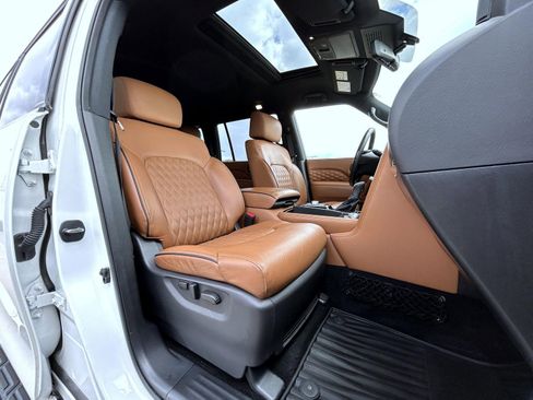 Used 2022 INFINITI QX80 Sensory w/ All-Season Package AWD/4WD image 15