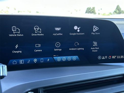 New 2026 Cadillac Vistiq Luxury image 16
