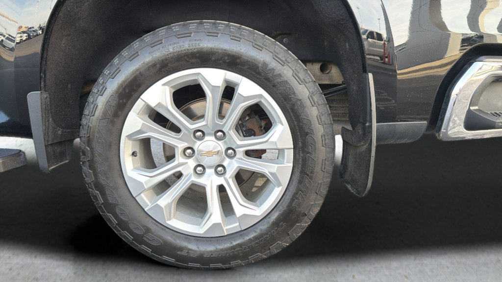 Used 2024 Chevrolet Silverado 1500 LTZ AWD/4WD image 15