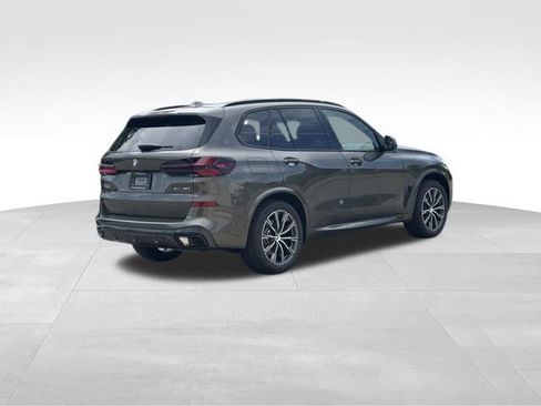 New 2026 BMW X5 xDrive40i w/ M Sport Package AWD/4WD image 7
