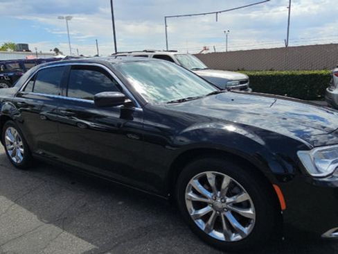 Used 2017 Chrysler 300 Limited AWD/4WD image 3