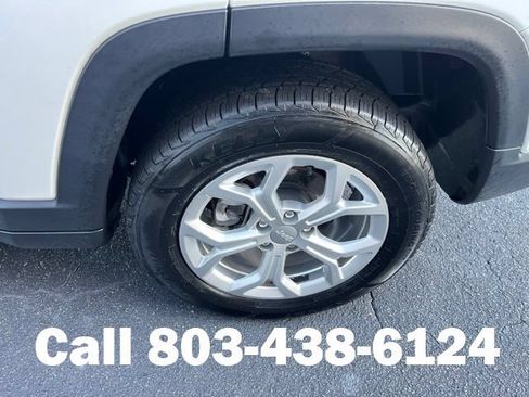 Used 2024 Jeep Compass Latitude AWD/4WD image 32