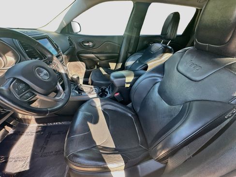 Used 2019 Jeep Cherokee Limited AWD/4WD image 13