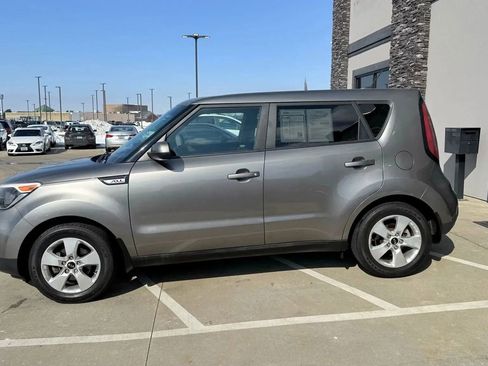 Used 2017 Kia Soul FWD image 3