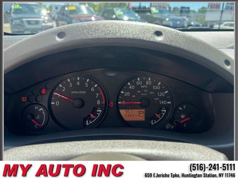 Used 2015 Nissan Xterra 4WD image 18