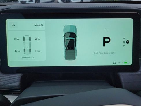 Used 2025 Rivian R1T Adventure image 15