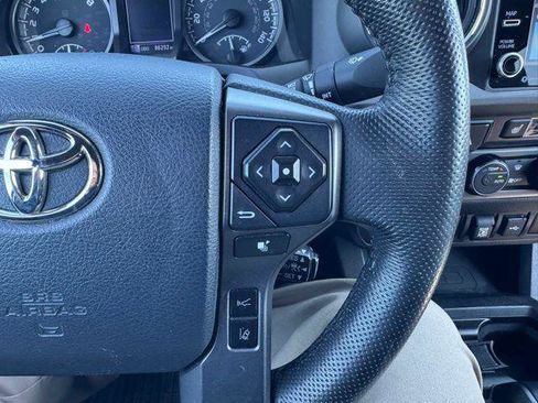 Certified 2020 Toyota Tacoma TRD Off-Road w/ TRD Premium Off Road Package image 18