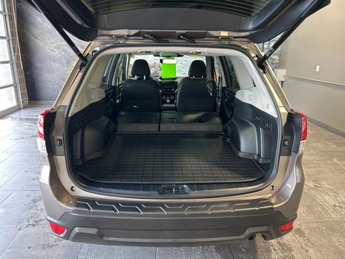 Used 2023 Subaru Forester Premium image 33