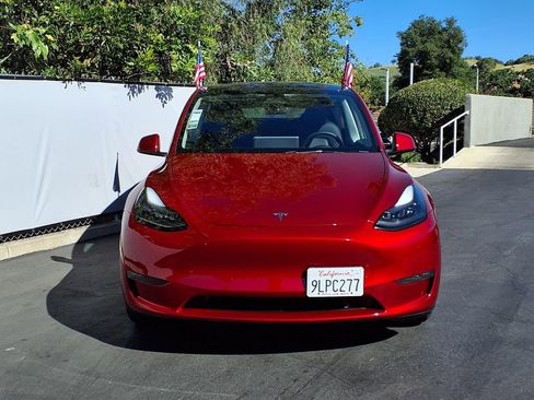 Used 2024 Tesla Model Y Long Range image 2