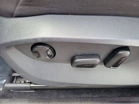 Certified 2024 Volkswagen Tiguan SE R-Line FWD image 19