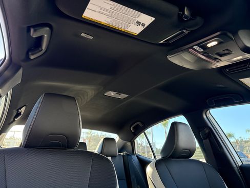 New 2026 Toyota Camry Hybrid FWD image 15