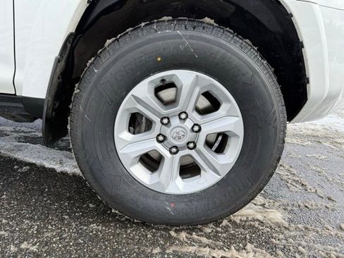 Used 2022 Toyota 4Runner SR5 Premium image 34