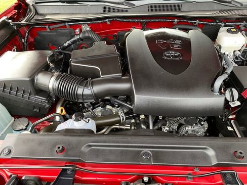 Used 2023 Toyota Tacoma TRD Off-Road image 18